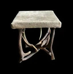 Antler Stool with Cowhide – Rustic Simplicity at Its Finest