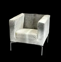 Stefan Steenkist Armchair – Timeless Elegance and Modern Craftsmanship