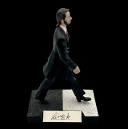 Ringo Starr (The Beatles) – Limited Edition Autographed Porcelain Collectible Figurine