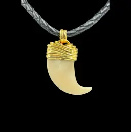 Lion Pendant – Symbol of Strength and Majesty
