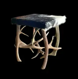 Antler Stool with Cowhide – A Fusion of Natural Beauty and Refined Craftsmanship
