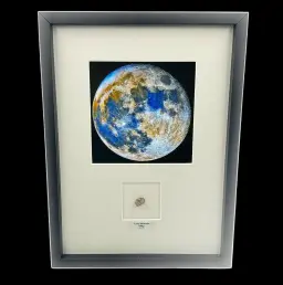 2.090 gr Lunar Meteorite “Bechar 003” – Stunning Lunar Relic