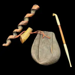 Spiraled Elegance: Hand-Carved Wooden Smoking Pipe with Caw Leather Pouch