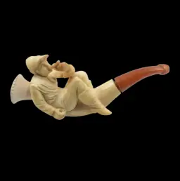 White Stone and Amber Smoking Pipe with Seated Smoking Gentleman – Mid-19th Century Bohemian Meerschaum Artistry