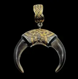 Majestic Pendant: Wolf Claws in Gilded 24K Gold and Silver – A Symbol of Strength and Elegance