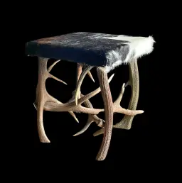 Antler Stool with Cowhide – A Fusion of Natural Beauty and Refined Craftsmanship