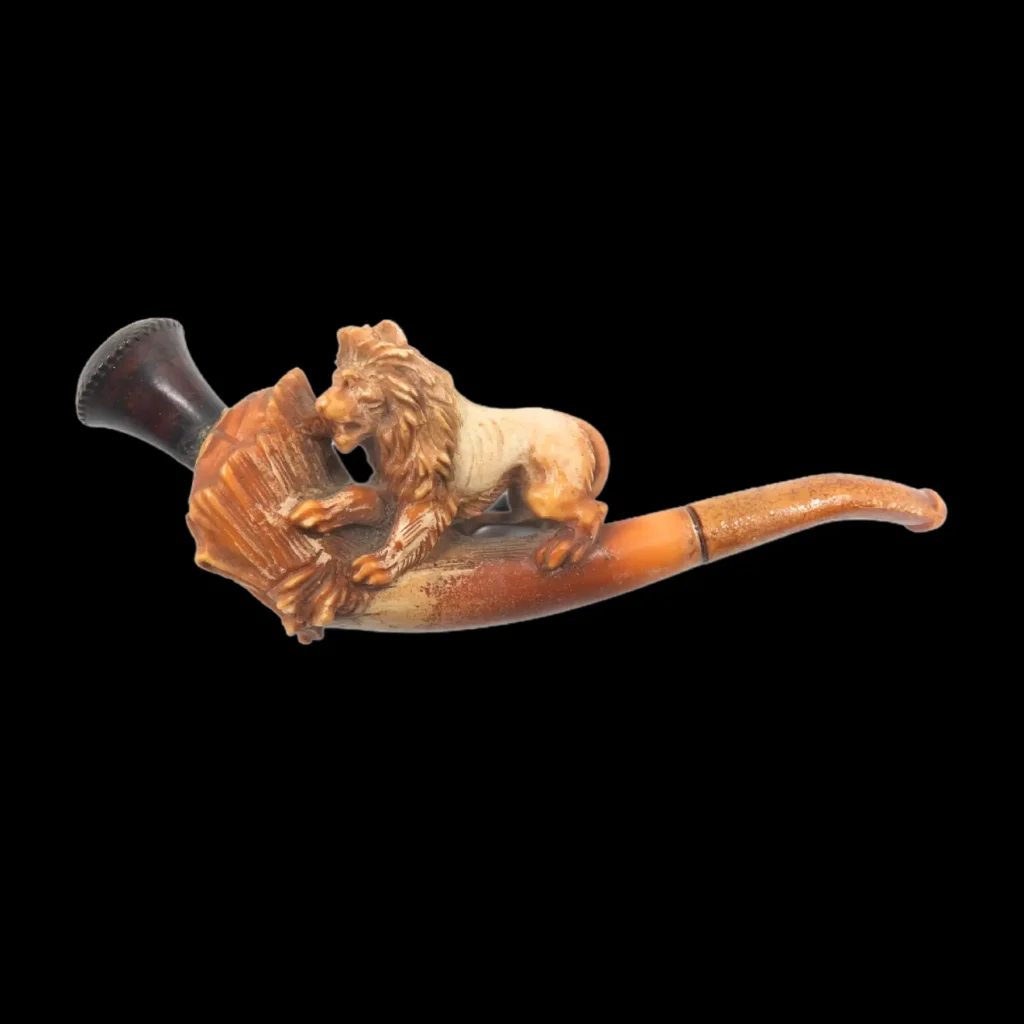 White Stone and Amber Smoking Pipe with Regal Lion Figure – Mid-19th Century Austrian Meerschaum Masterpiece