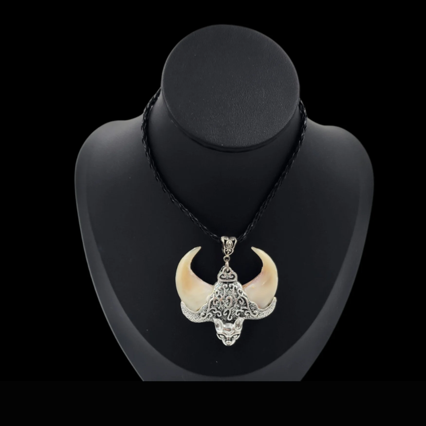 AT-3.2 Lynx Natural Claw Pendant  – A Relic of the Elusive Northern Predator - preview photo 1123