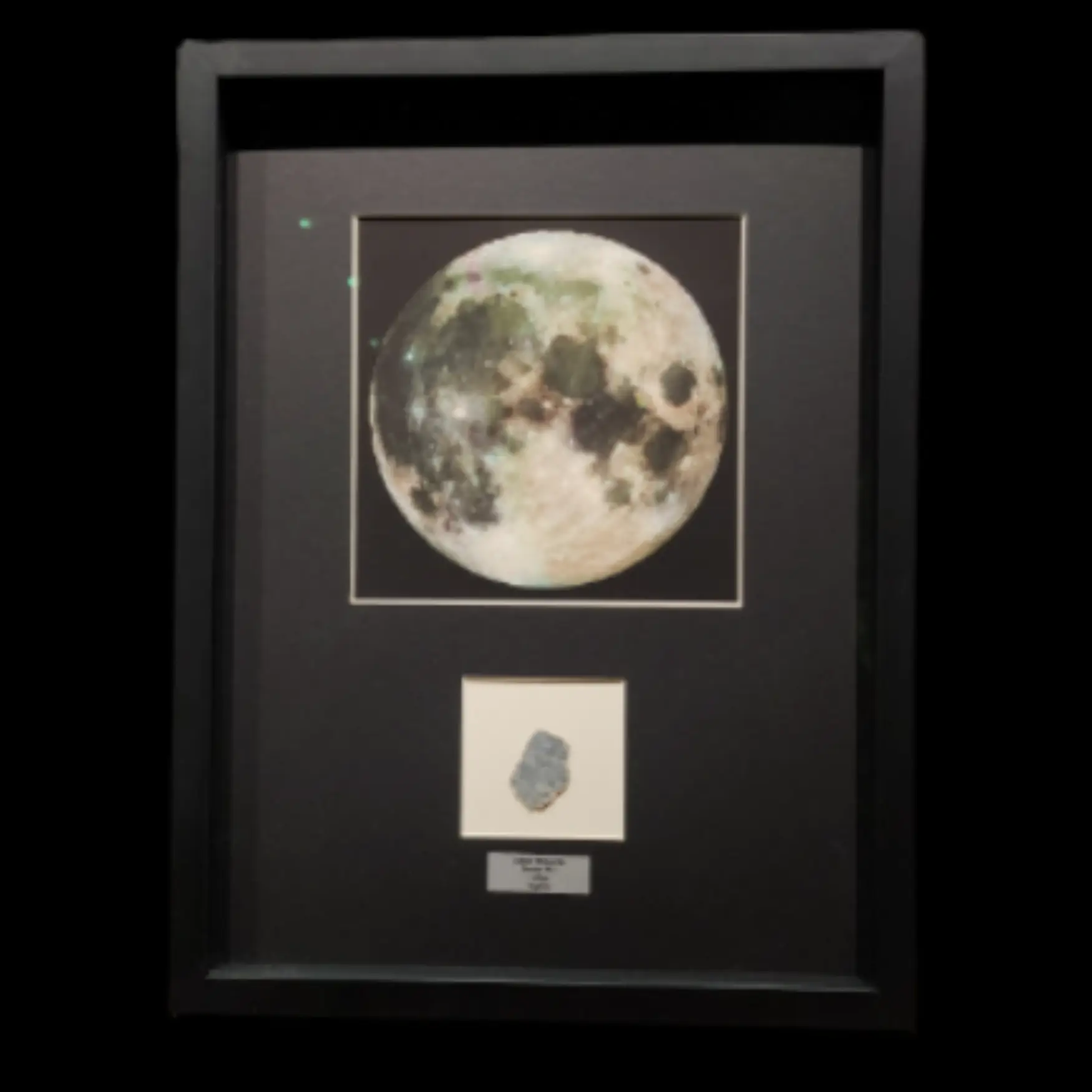 1.68 gr Lunar Meteorite  “ Bechar 003” - Sculptured Slice of the lunar Highlands - preview photo 1123