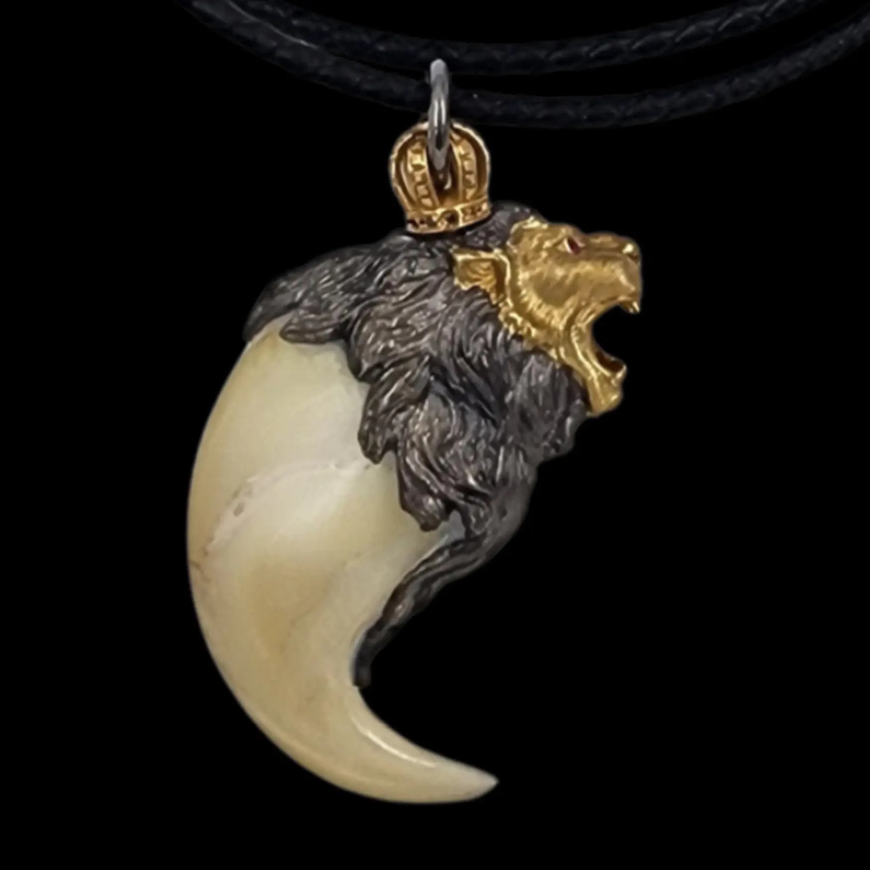 Regal Lion Claw Pendant, 5 cm