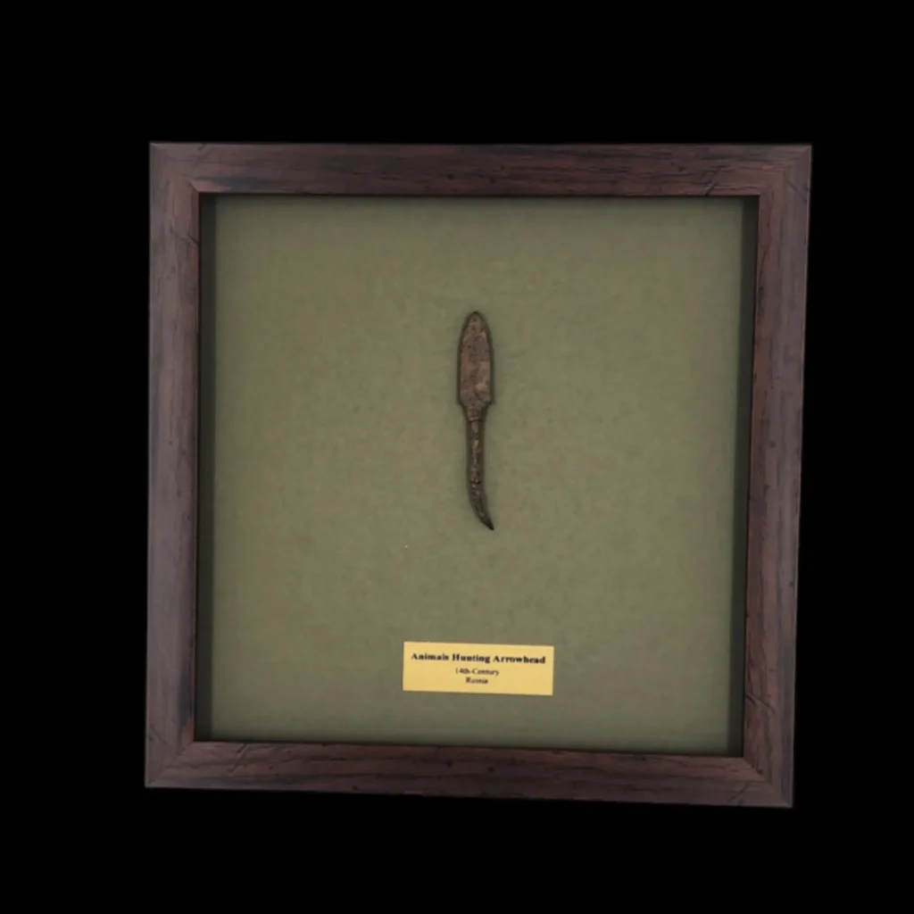 14th-Century Animals hunting arrowhead