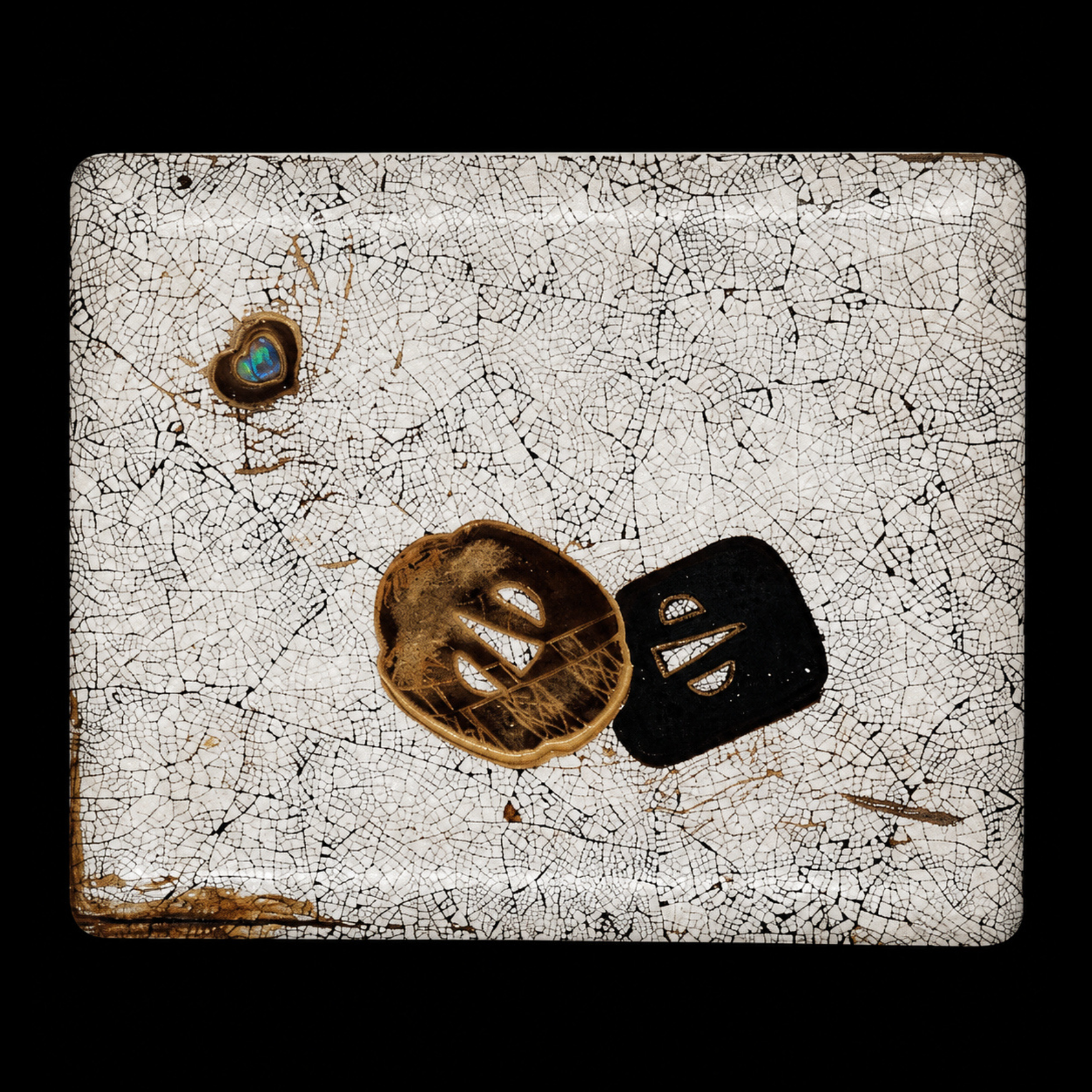 Japanese Tsuba Storage Box with Crackle Lacquer and Mother-of-Pearl Inlay - preview photo 2123