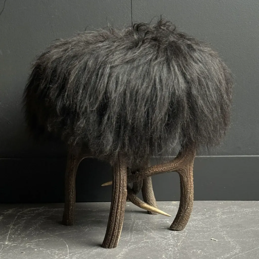 Antler Stool with Dark Gray Sheepskin – Subtle Sophistication in Design - preview photo 2123