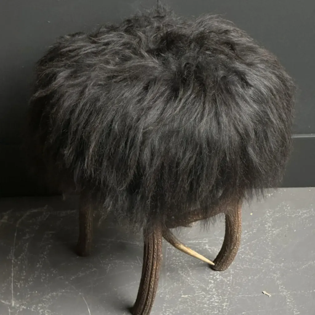 Antler Stool with Dark Gray Sheepskin – Subtle Sophistication in Design - preview photo 4123