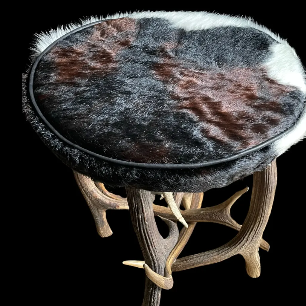 Antler Bench with Cowhide Upholstery – Statement of Rustic Luxury - preview photo 4123