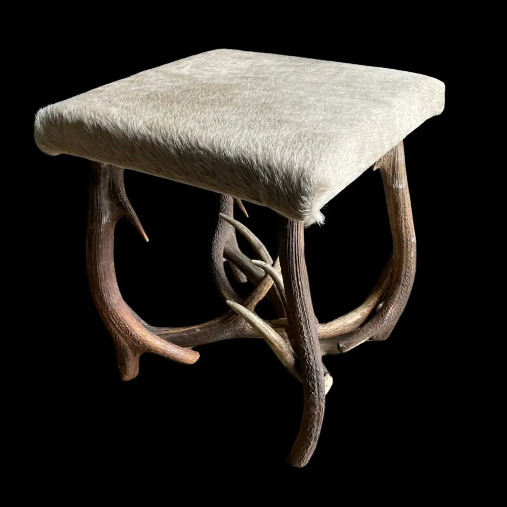 Antler Stool with Cowhide – Rustic Simplicity at Its Finest - preview photo 2123
