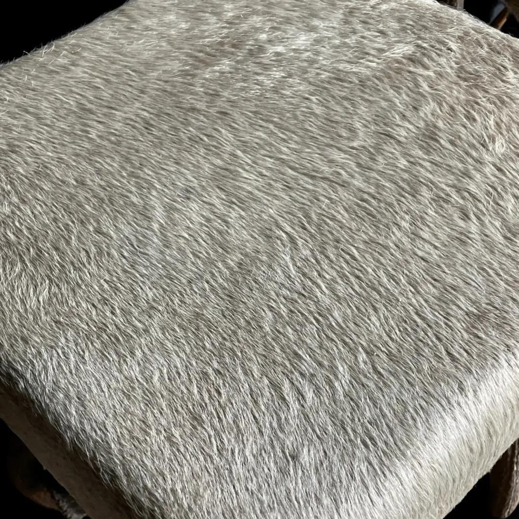 Antler Stool with Cowhide – Rustic Simplicity at Its Finest - preview photo 4123