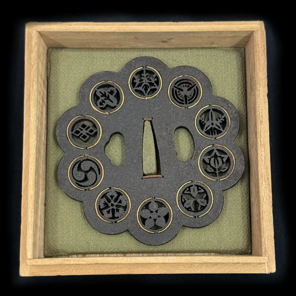 Elegant Japanese Tsuba with Brass and Silver Inlaid Grape Vine Motif – Late 19th to Early 20th Century - preview photo 2123