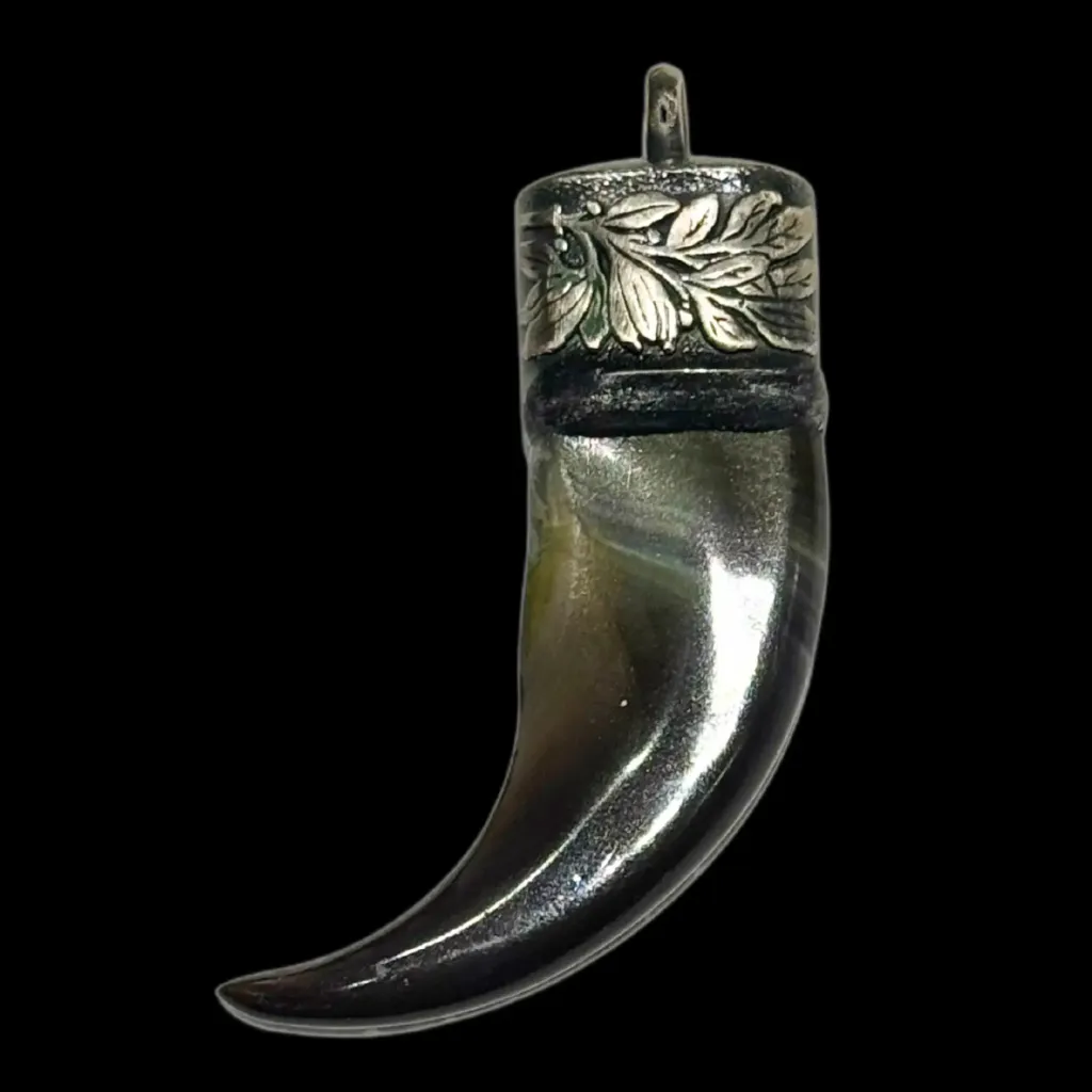 Grizzly Claw Keychain with Metallic Decor – Symbol of Untamed Strength and Elegance - preview photo 1123