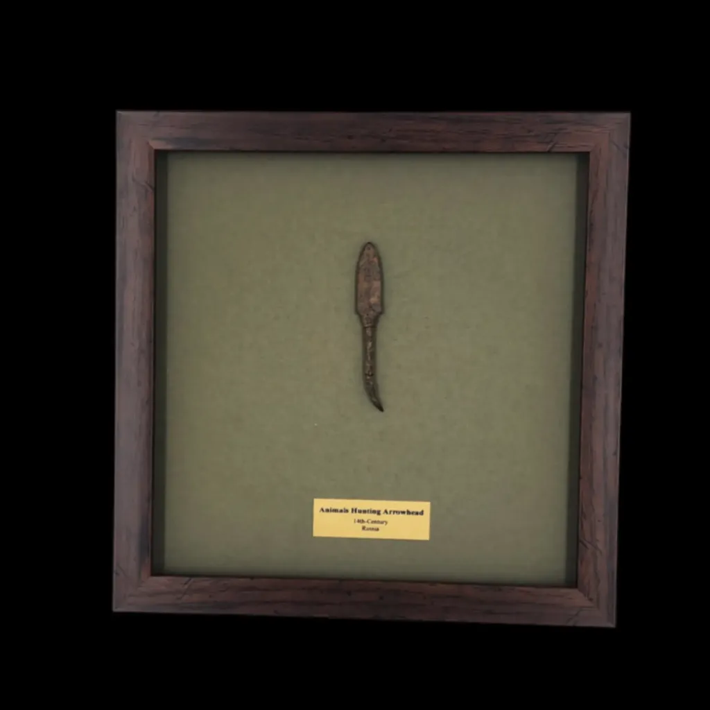 14th-Century Animals hunting arrowhead - preview photo 1123