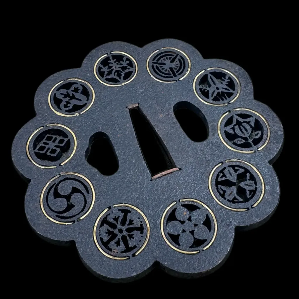 Elegant Japanese Tsuba with Brass and Silver Inlaid Grape Vine Motif – Late 19th to Early 20th Century - preview photo 1123