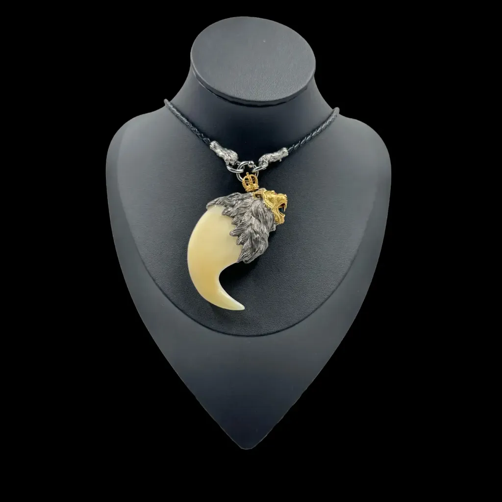 Regal Lion Claw Pendant – Fusion of Power and Prestige - preview photo 3123