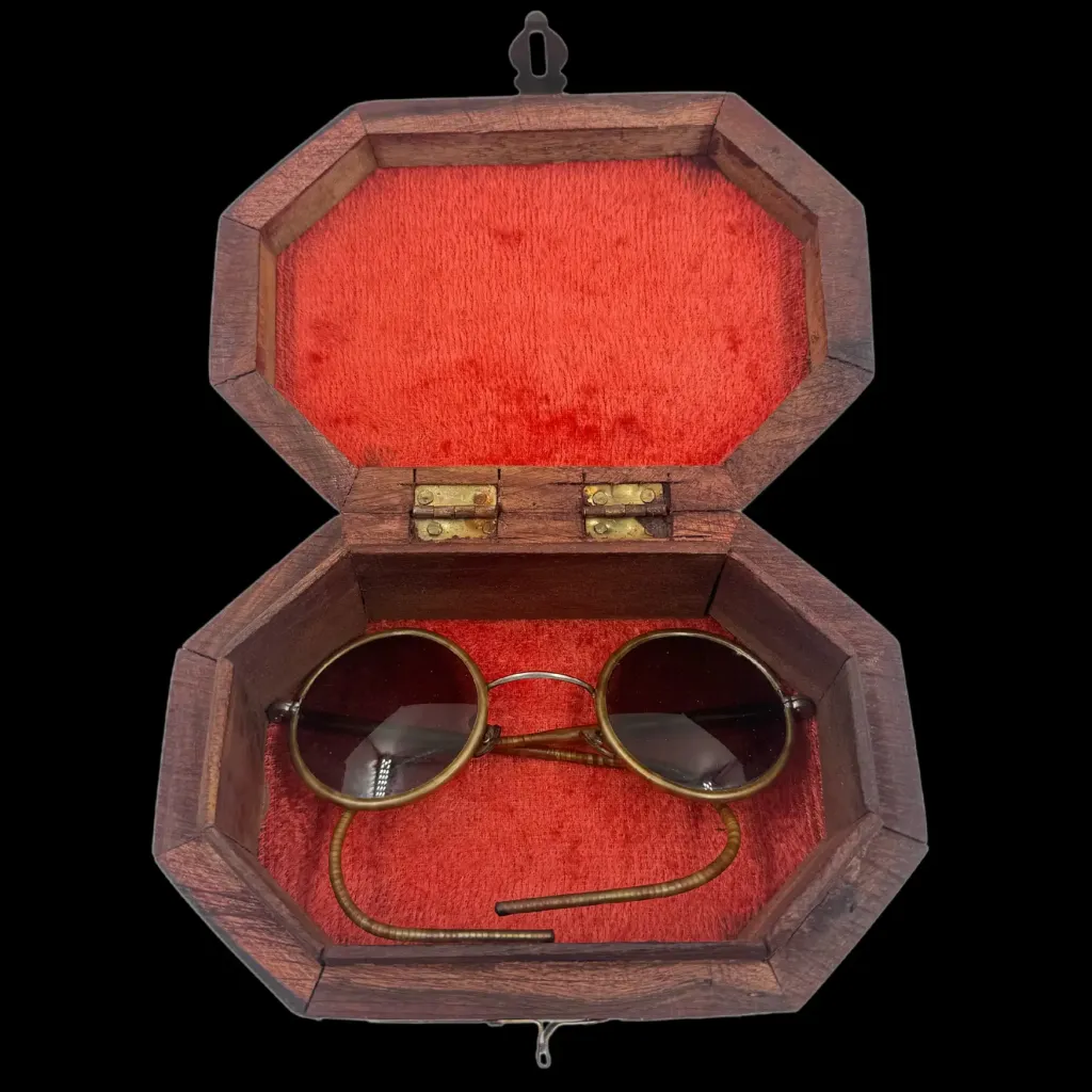 19th-Century Colonial Spectacles in Wooden Case – Vision of Elegance and History - preview photo 1123