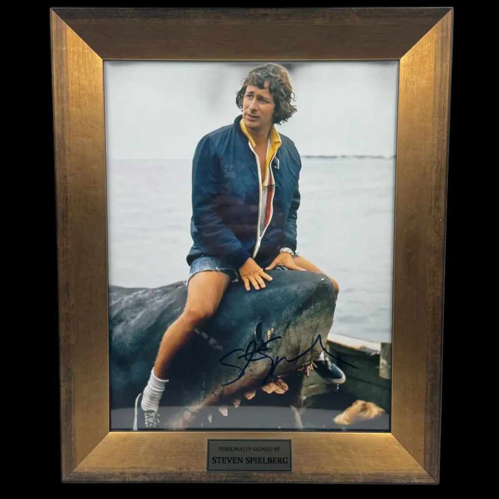 電影《Jaws》拍攝現場照片上的 Steven Spielberg 真跡簽名 - 預覽圖片 1123