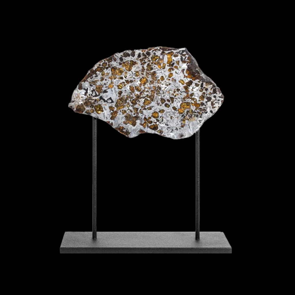262 克碩大的橄欖石鐵隕石切片，晶瑩的維德曼花紋（Widmanstätten），40 億年歷史