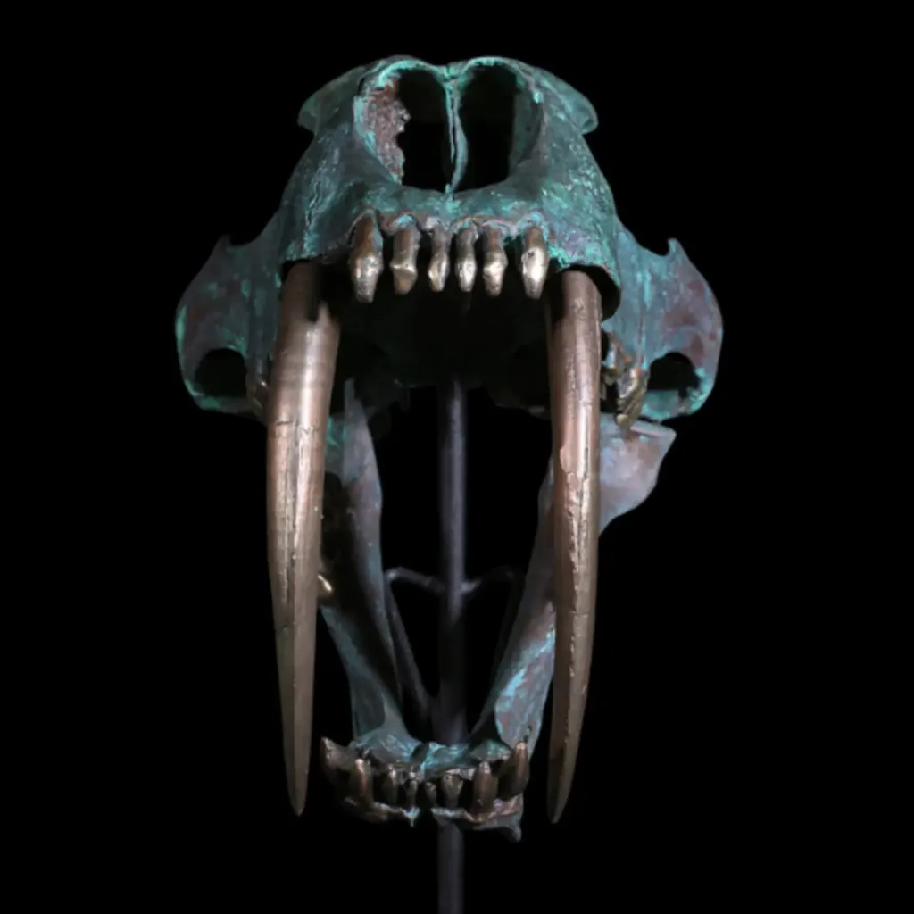 Bronze sculpture of the saber-toothed cat - preview photo 4123