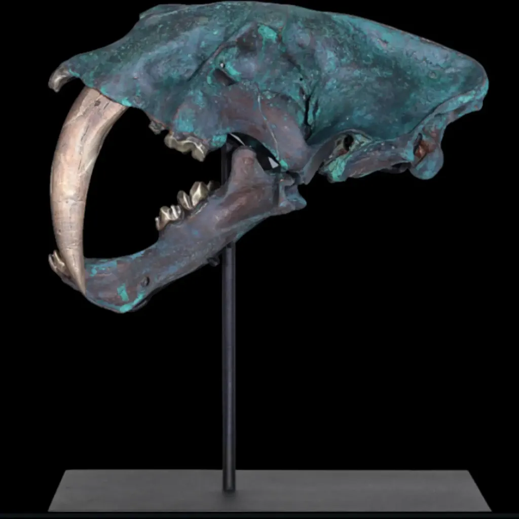 Bronze sculpture of the saber-toothed cat - preview photo 1123