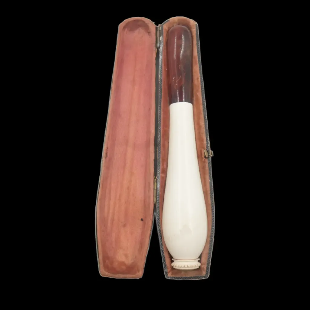 White Stone and Amber Smoking Pipe in Original Case – 19th Century European Craftsmanship - preview photo 2123
