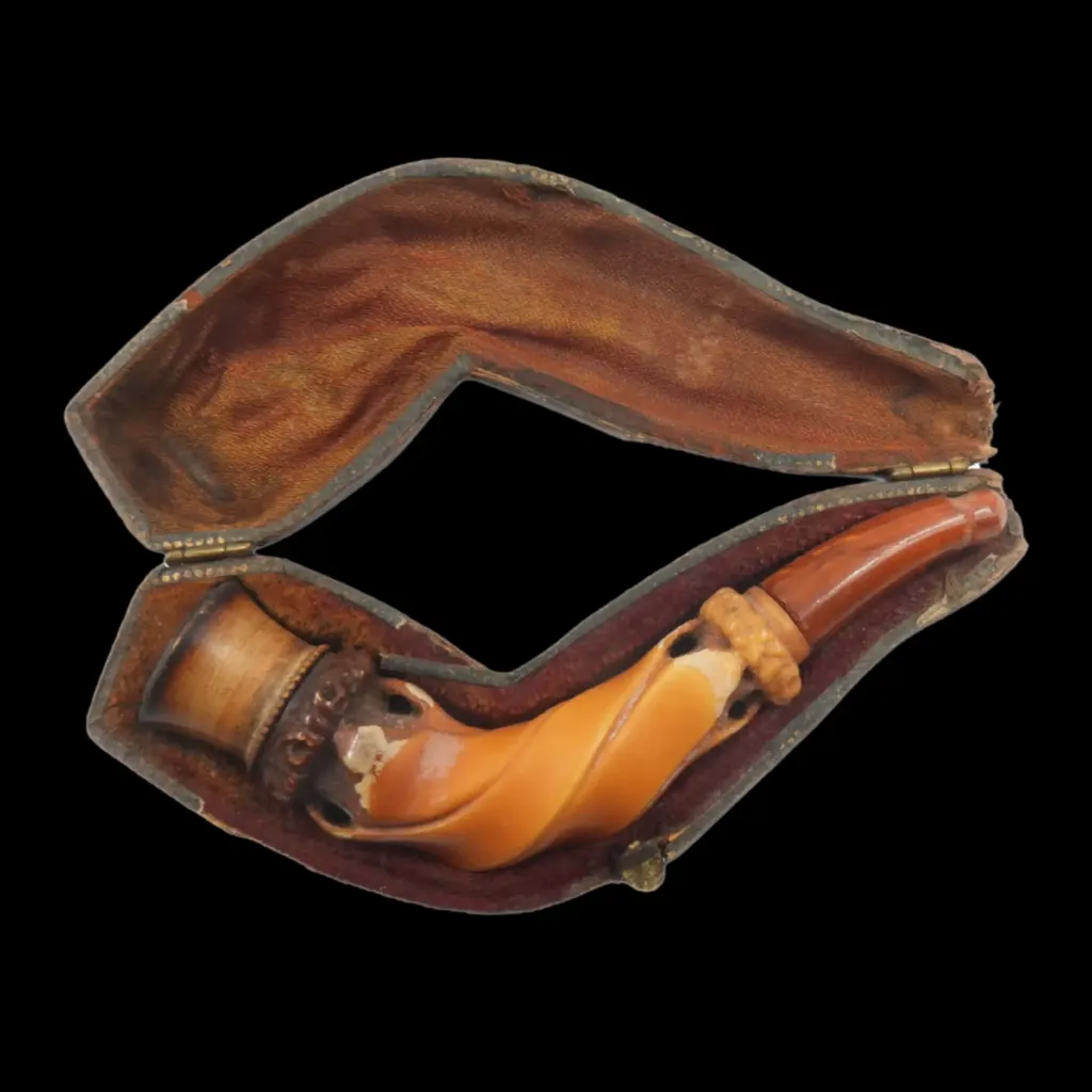 Amber Twist Smoking Pipe in Fitted Case – Late 19th Century Baltic Amber Artistry - preview photo 3123