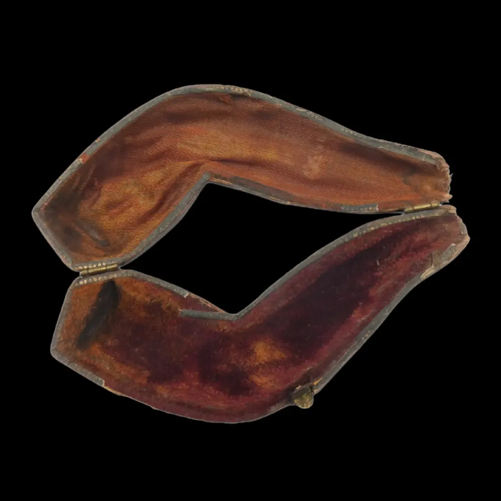Amber Twist Smoking Pipe in Fitted Case – Late 19th Century Baltic Amber Artistry - preview photo 4123