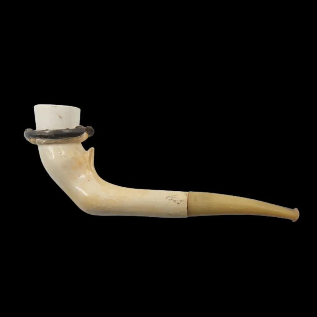 White Stone Meerschaum Smoking Pipe in Original Fitted Case – Mid-19th Century European Craftsmanship