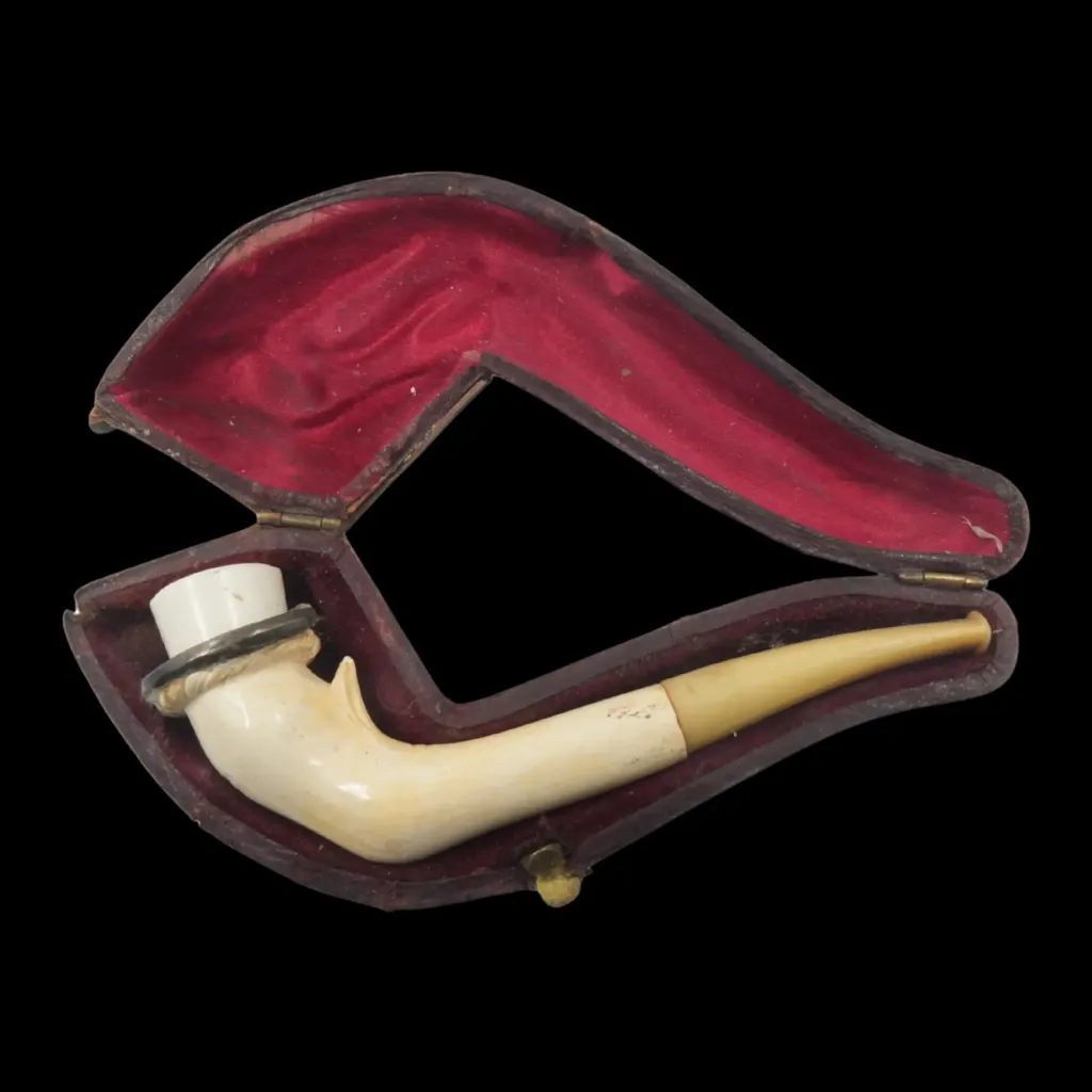 White Stone Meerschaum Smoking Pipe in Original Fitted Case – Mid-19th Century European Craftsmanship - preview photo 4123