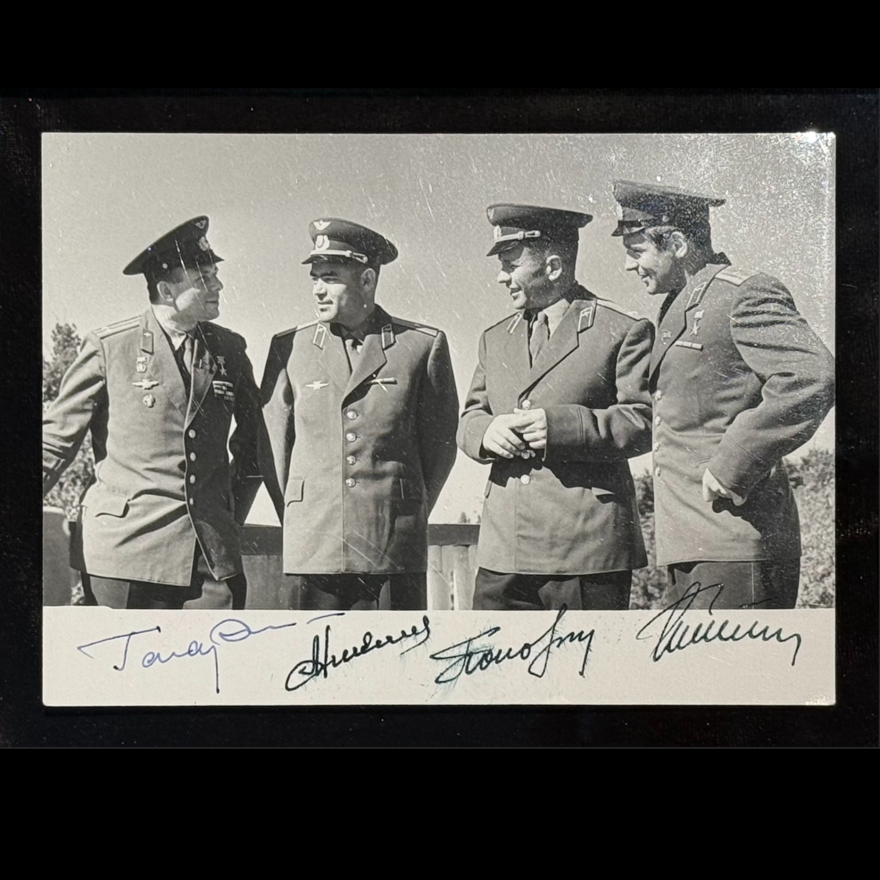 Yuri Gagarin（加加林）等四位太空人親筆簽名相片 - 預覽圖片 1123